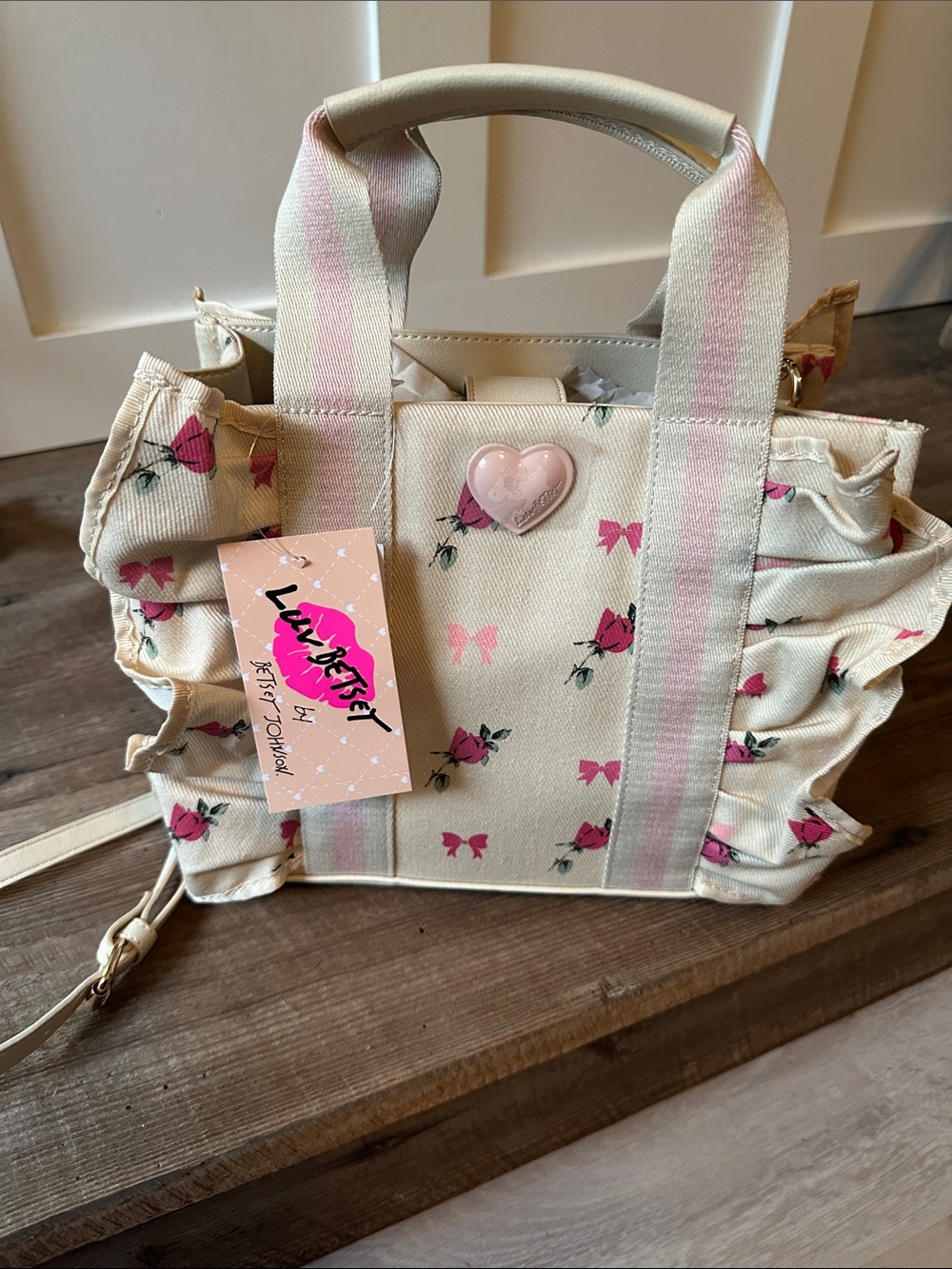 *VIRAL* Betsey Johnson Cream Floral Ruffle Tote with roses and pink bows